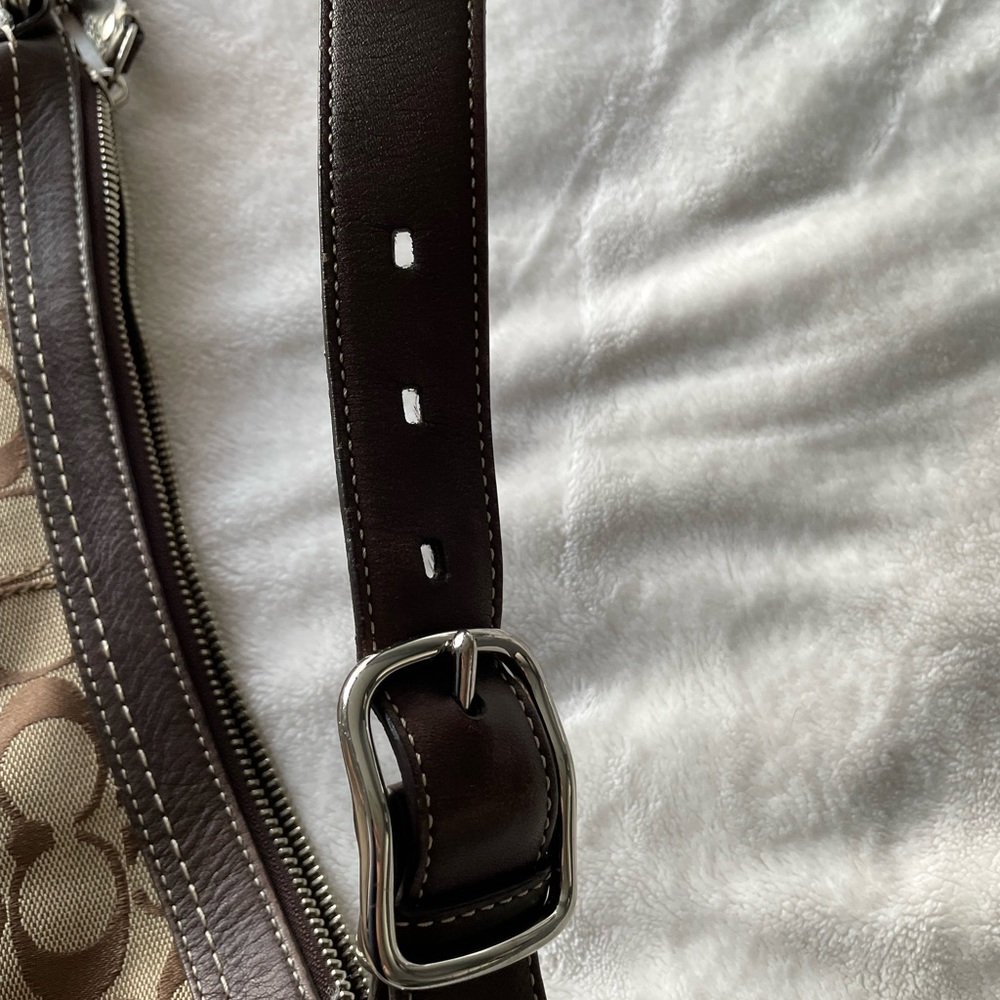 Coach bucket bag with adjustable strap - Picture 4 of 7